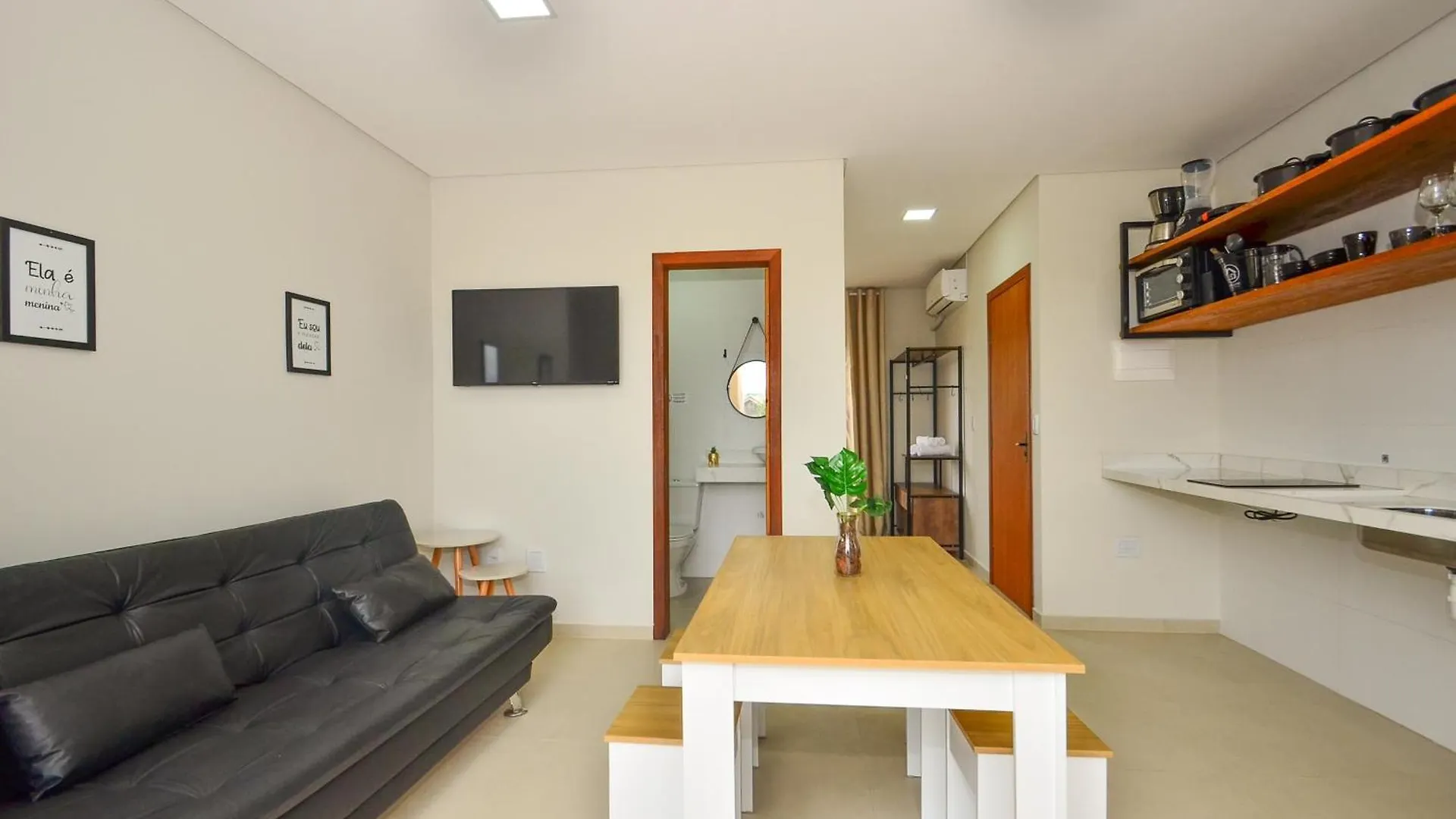 Inhome: Estudio Superior2, Paz No Campeche N1573 Florianopolis 0*,